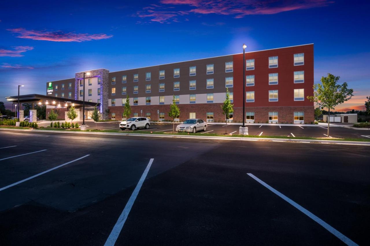 Holiday Inn Express & Suites Chicago - Hoffman Estates By Ihg Bagian luar foto