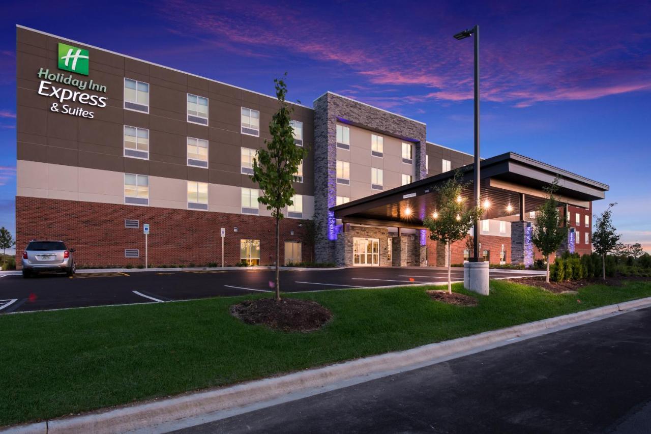 Holiday Inn Express & Suites Chicago - Hoffman Estates By Ihg Bagian luar foto