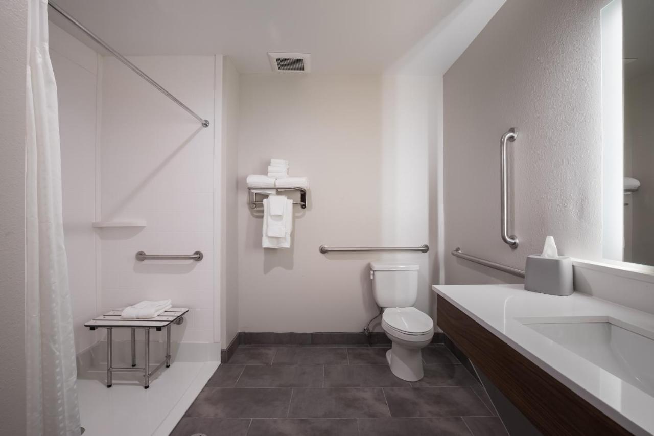 Holiday Inn Express & Suites Chicago - Hoffman Estates By Ihg Bagian luar foto